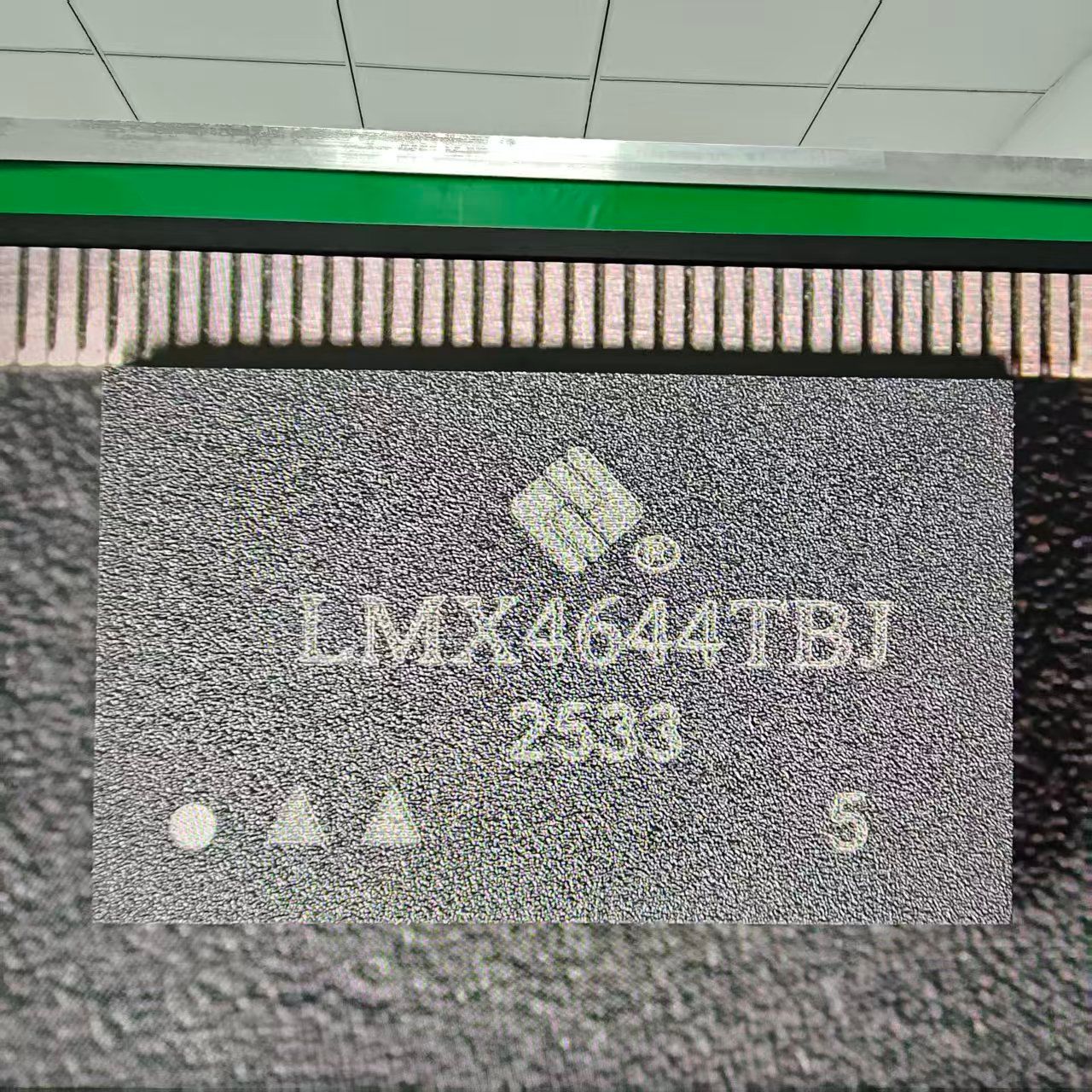 LM4644TBJ - 