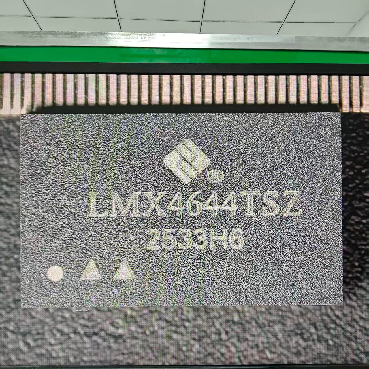 LMX4644TSZ - 